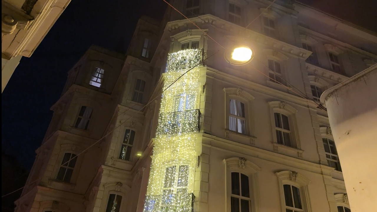 Galata’da 22 yaşındaki aşçı Esmanur otelin terasından düşerek öldü: Soruşturma başlatıldı