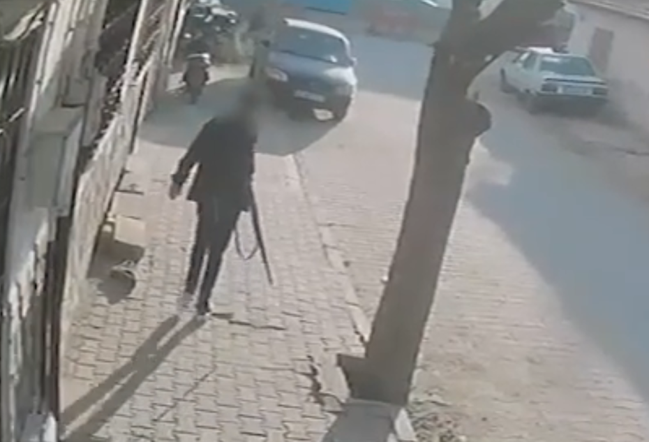 Turgutlu'da Lise Önünde Silahlı Saldırı Anı ve Gelişmeler