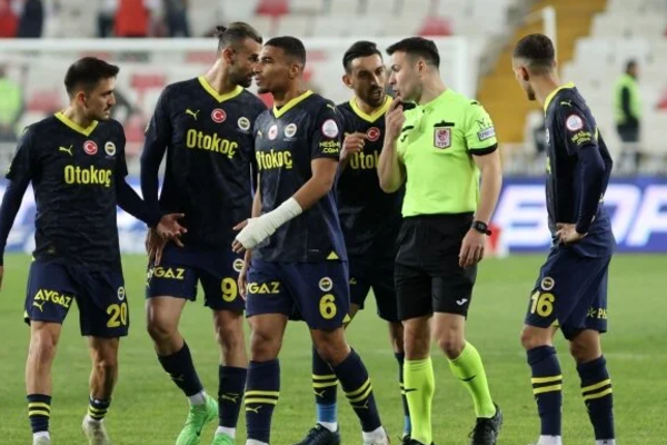 Çok tartışıldı, VAR kayıtları açıklandı!  Sivasspor-Fenerbahçe maçında penaltı sorunu çözüldü