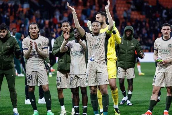 Paris Saint-Germain üst üste üçüncü kez Fransa Ligue 1'de şampiyon oldu