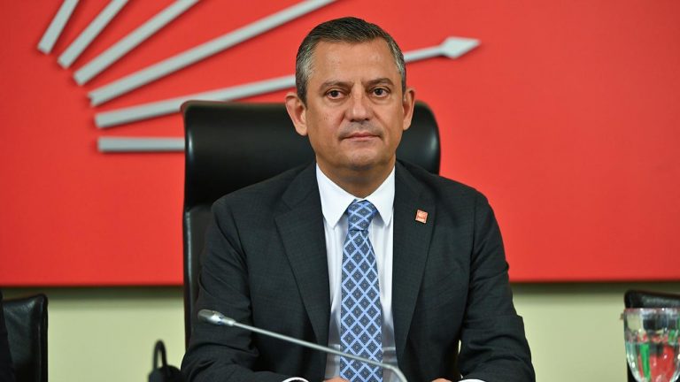 Özel'in “altı ok” için renk önerisi tartışma yarattı