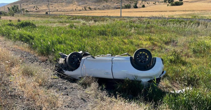 Sivas'ta 3 ayrı trafik kazasında 4 kişi yaralandı