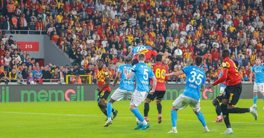 Göztepe, Trabzonspor'u 10 oyuncuyla mağlup etti