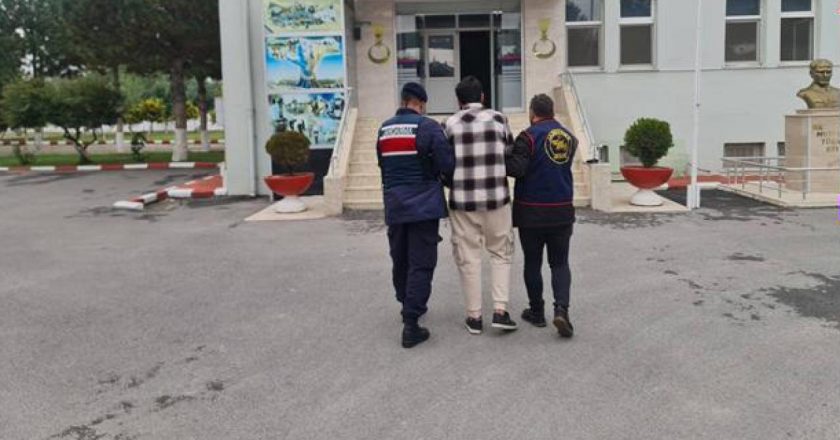 Kendini jandarma olarak tanıtıp yaşlı adamdan 30 bin lira çaldı.