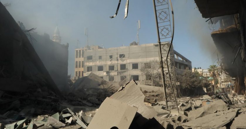 Katil İsrail'in Lübnan'da bir eve düzenlediği saldırıda aynı aileden 4 kişi hayatını kaybetti