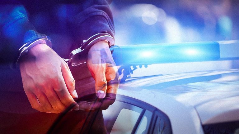 Yeni evli çifti soyan hırsız yapım aşamasındayken evin anahtarını aldı