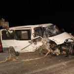 Minibüs arabayla başlarını kafasına çarptı: 2 tanesi ağır 5 yaralandı