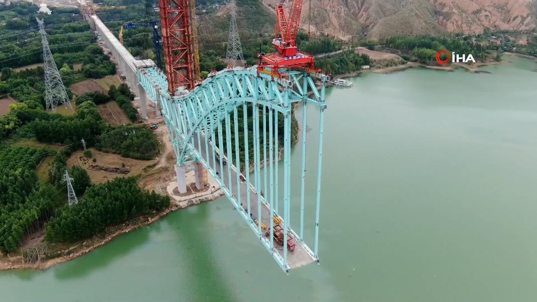 Çin'de köprü felaketi! 12 kişi hayatını kaybetti, 4 kişi kayboldu 2