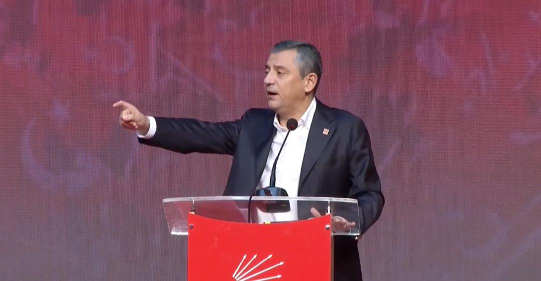 Son dakika | Özgür Özel'in gözleri doldu, sesi titredi! Konuşmasına damgasını vuran anlar... 