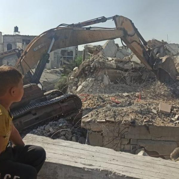 Gazze’nin enkazından cenazelerin çıkarılması çalışmalarının ilk aşaması başladı