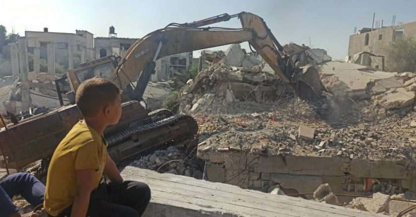 Gazze’nin enkazından cenazelerin çıkarılması çalışmalarının ilk aşaması başladı