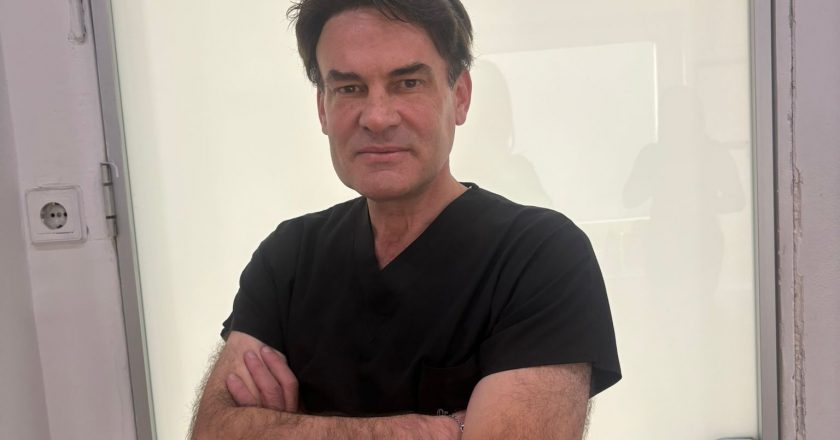 Op. Dr. Murat Acar ile Gıdı Liposuction: Çene Altı Hattında Estetik ve Doğal Kontu