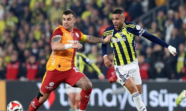 Kadıköy’de tartışmalı protesto! Tribünlerden yoğun yuhalama sesi yükseldi