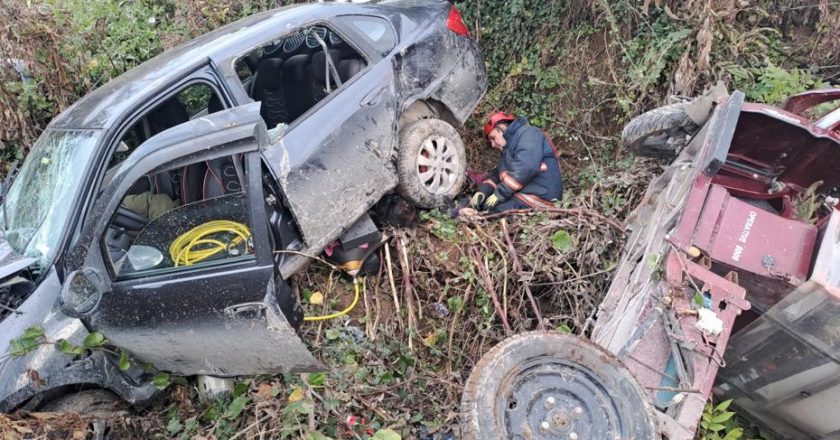 Otomobilin çarptığı üç tekerlekli motosikletin sürücüsü ve yolcusu hayatını kaybetti